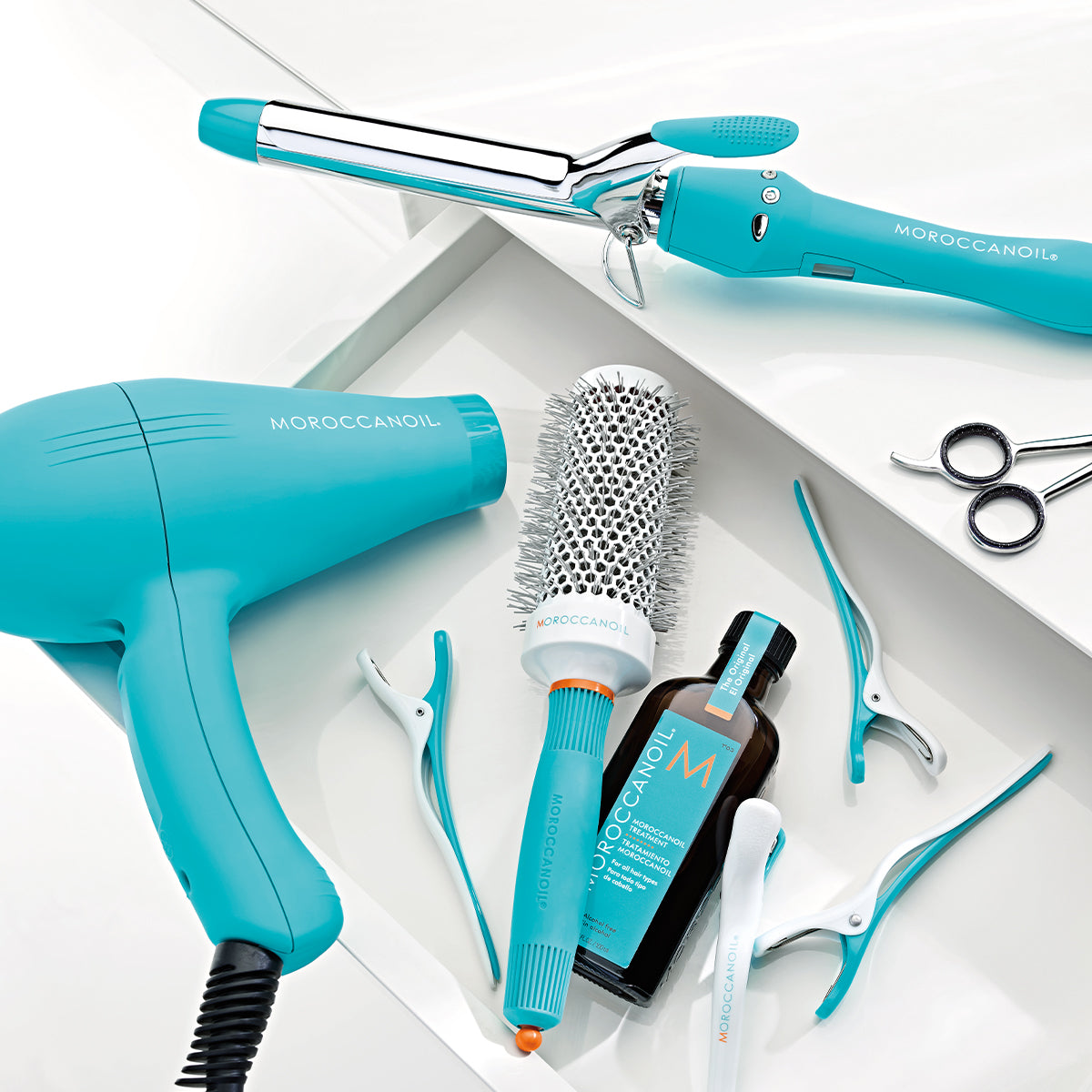 Il y a la coupe, salon, coiffure, la prairie, meilleurs vendeurs, Moroccanoil, Brosse ronde